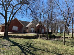 7046 E Courtney Ln, Claremore, OK 74019
