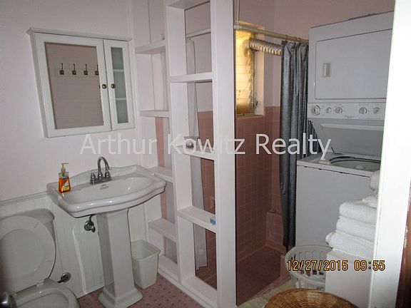 4th image of 362 Hartford Ave APT 1