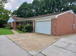 512 Providence Rd, Chesapeake, VA 23325