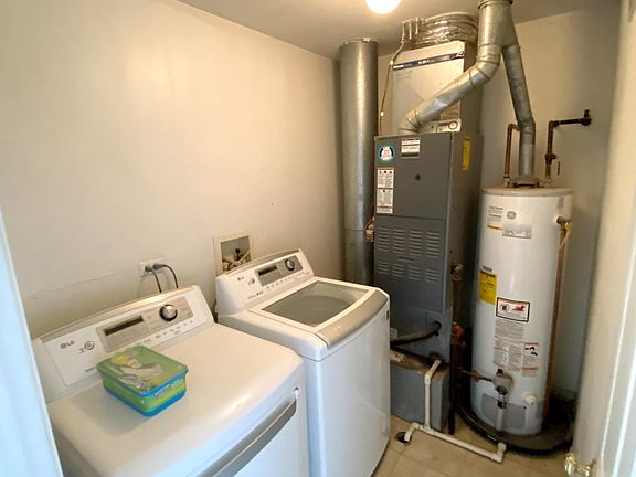 4th image of 2943 Kentshire Cir