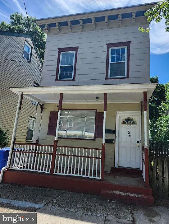 124 Mount Holly Ave #1