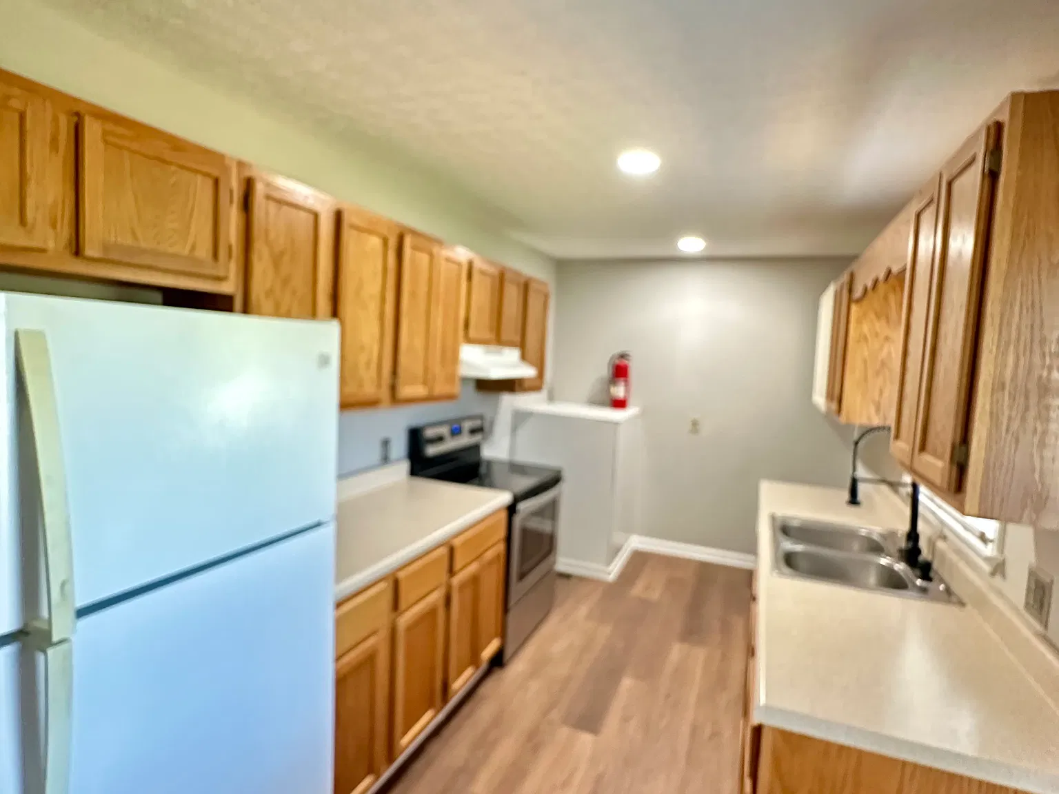 3 bed, 1050 sqft, $1,575 — Photo 4