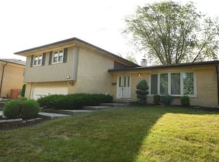 15217 Oak Rd, Oak Forest, IL 60452