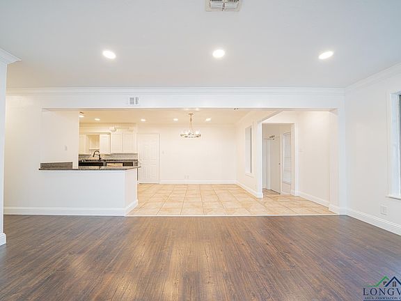 4th image of 706 Willow Dr