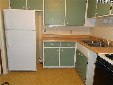5th image of 2950 Archwood Pl