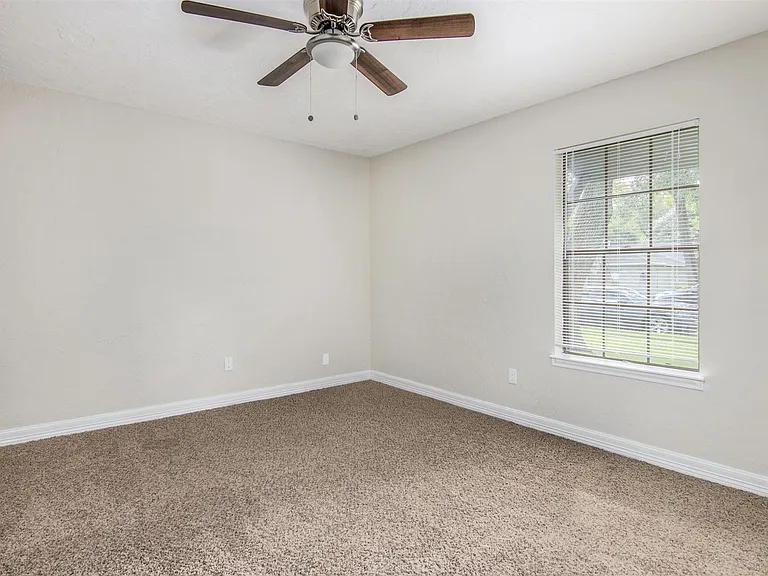 2716 Pine Cone Ln — Photo 21