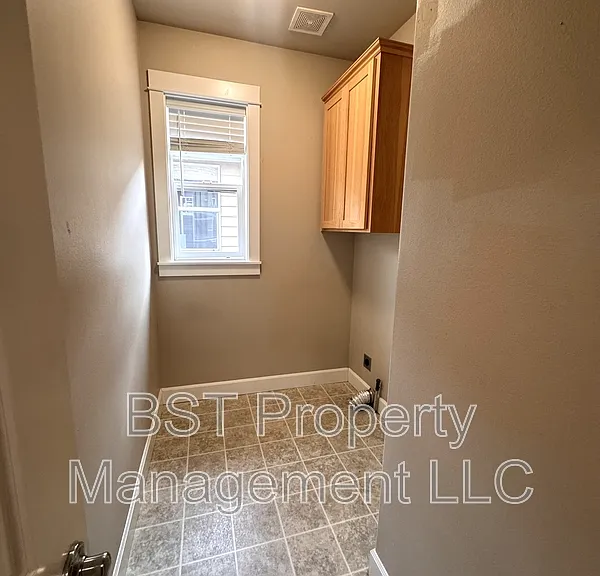 1604 Webb Lake Dr — Photo 24