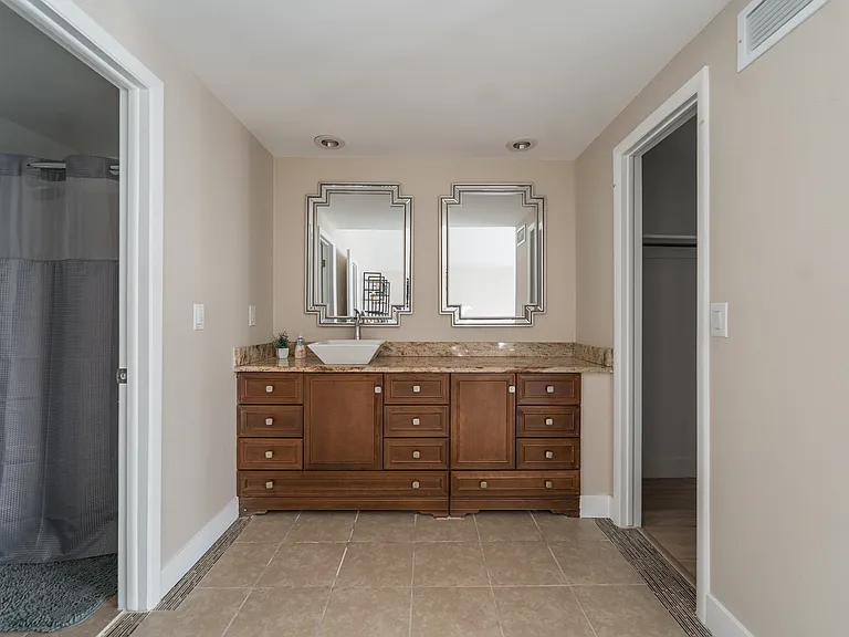12572 E Bates Cir — Photo 10