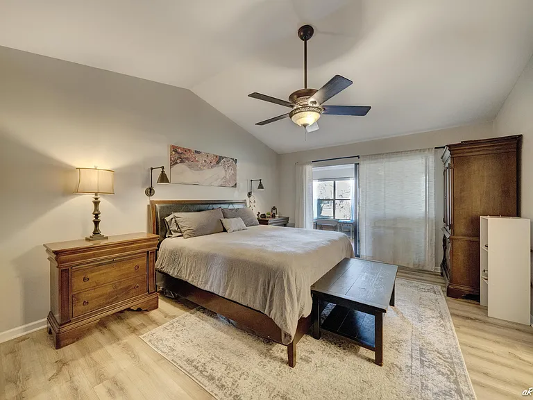 707 Plantation Cir — Photo 18