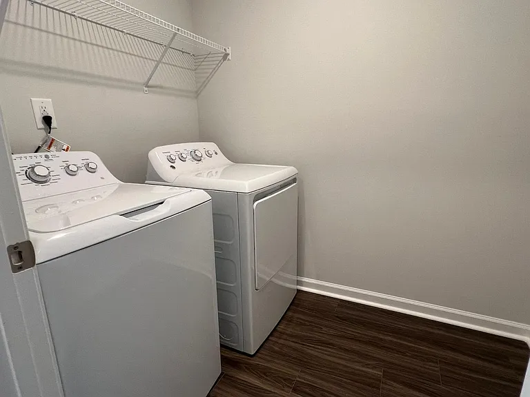 5106 Cambrey Dr — Photo 17