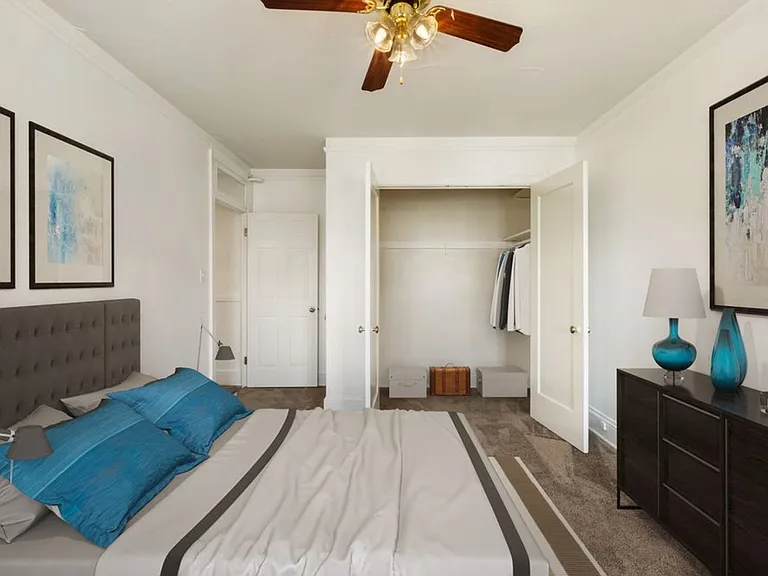 South Court Apartments — Photo 9