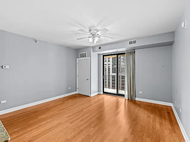 451 W Huron St #811 — Photo 9