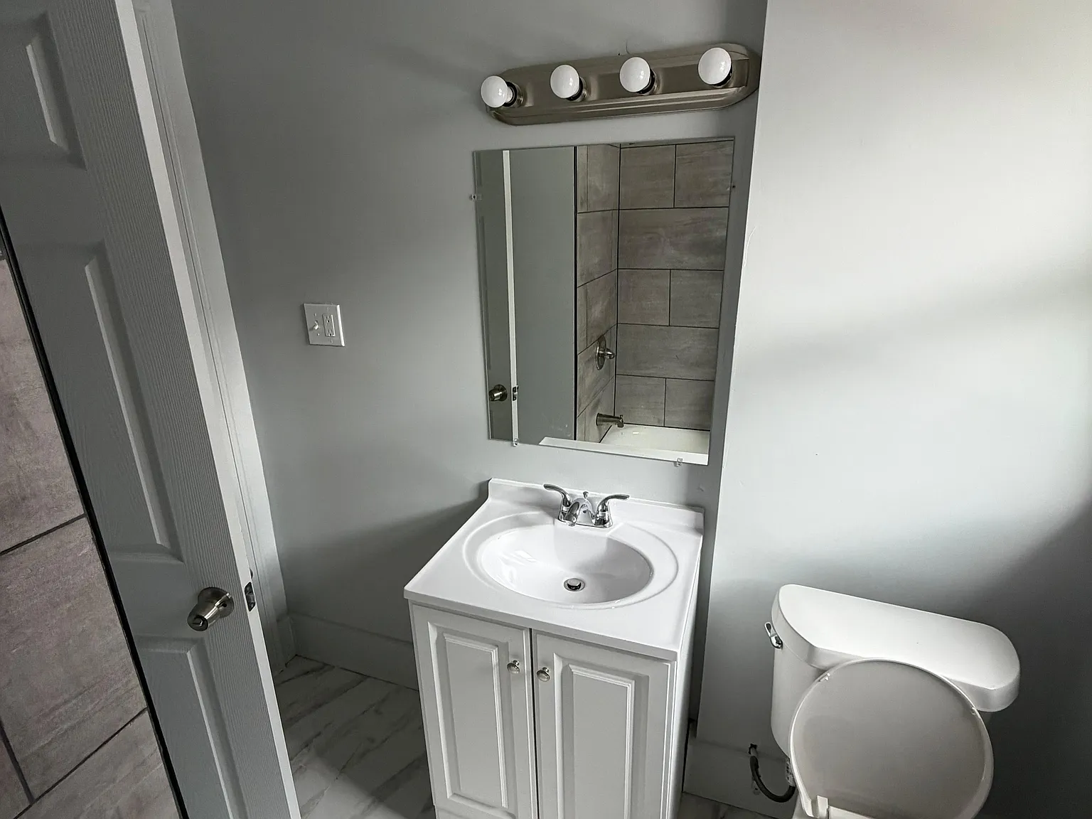 14720 Winthrop St — Photo 3