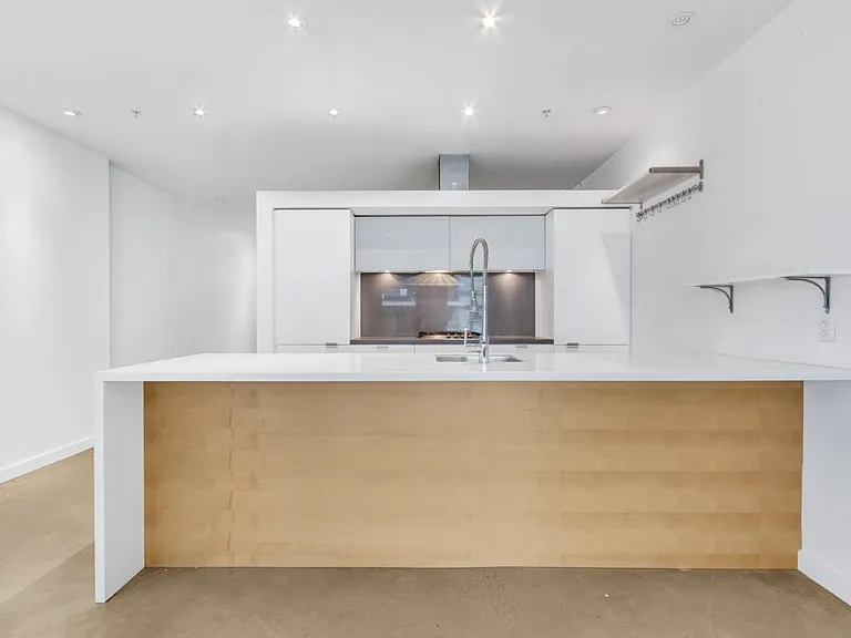 53 Hastings St W #604 — Photo 5