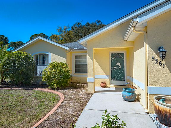 Decorator screened door