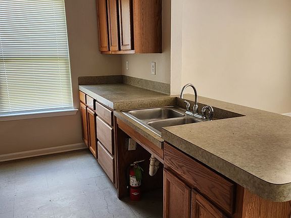 4th image of 1327 S 17th St