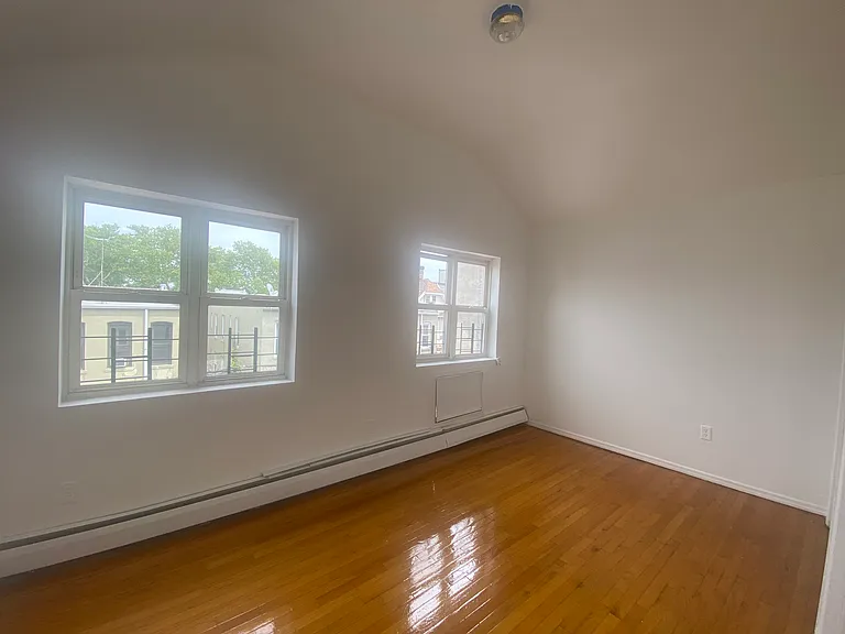 455 E 45th St #2 — Photo 8