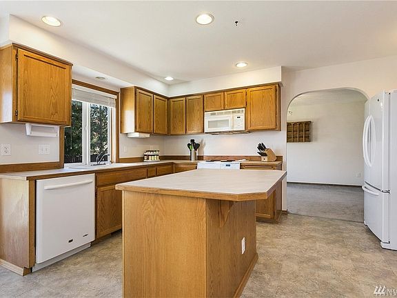 2nd image of 3101 114th Ave NE