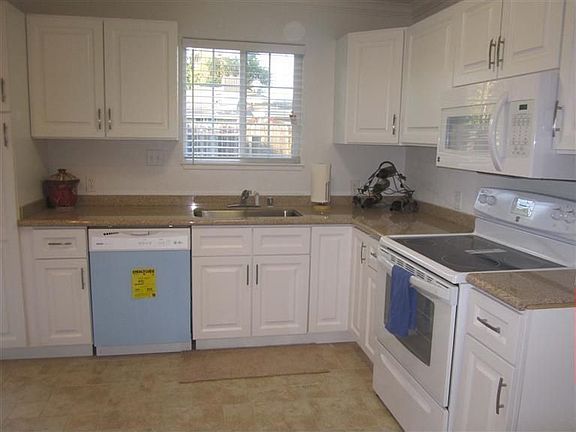 5th image of 4036 Stephen Dr