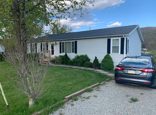 382 Hopwood Coolspring Rd, Hopwood, PA 15445