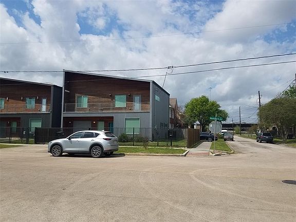 4th image of 3605 Hutchins St
