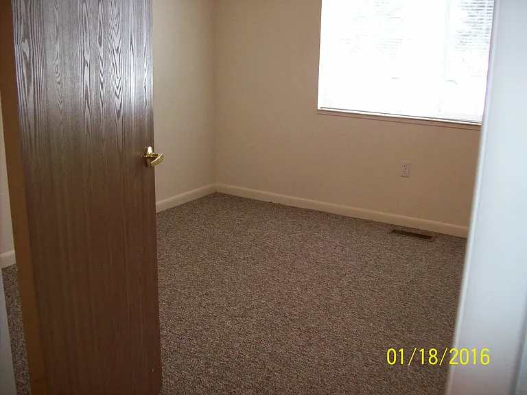 West Pine Apartments — Photo 7