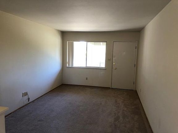 2nd image of 672 Chiquita Ave APT 4