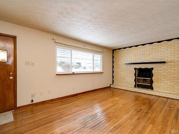 5th image of 372 Dove Dr