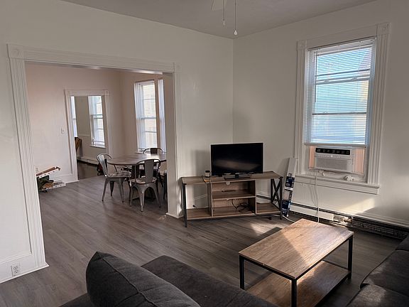 3rd image of 25 Providence St Floor 2