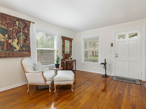 2nd image of 816 Avon Road