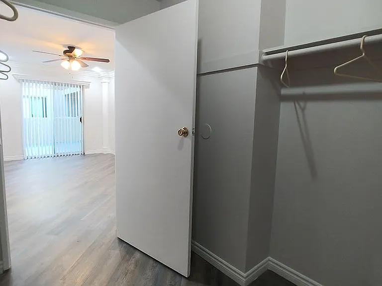 Village Beesan Condos — Photo 33
