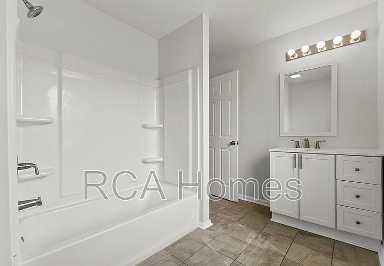 603 N Sherman Dr — Photo 7