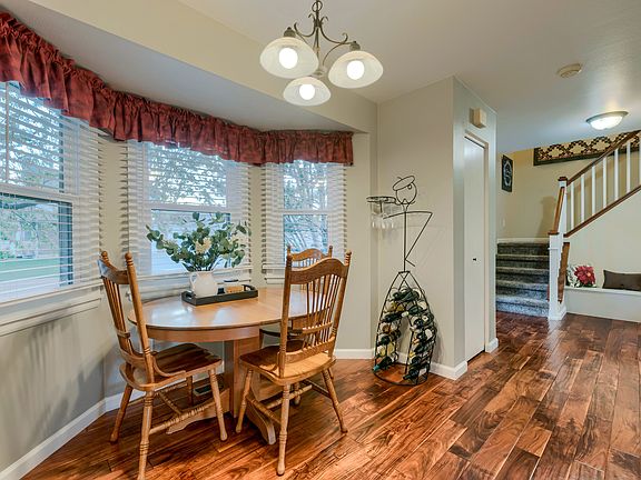 Dining Room 0.jpg