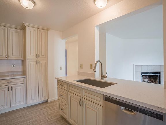 4th image of 2707 Lincoln Way APT B30
