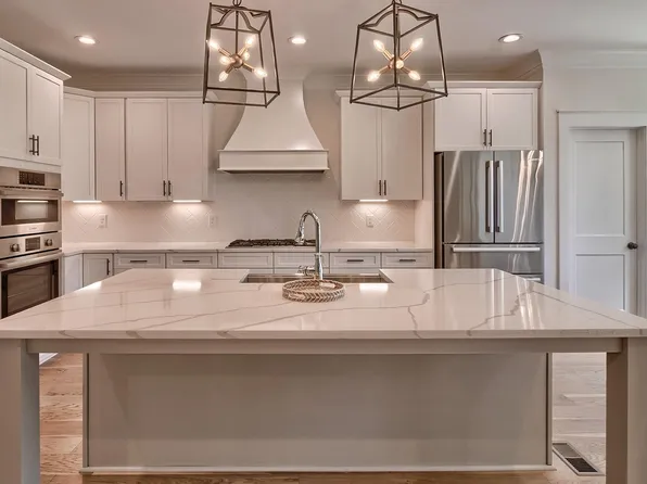 211 Clayborn Dr, Lexington, SC 29072