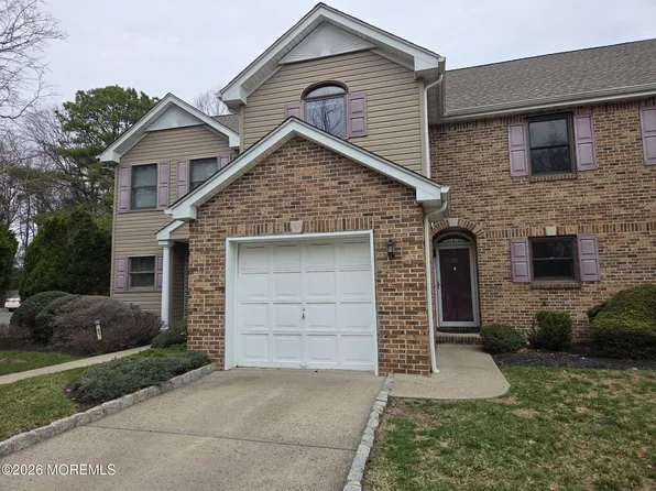 22 Weller Pl #210, Holmdel, NJ 07733