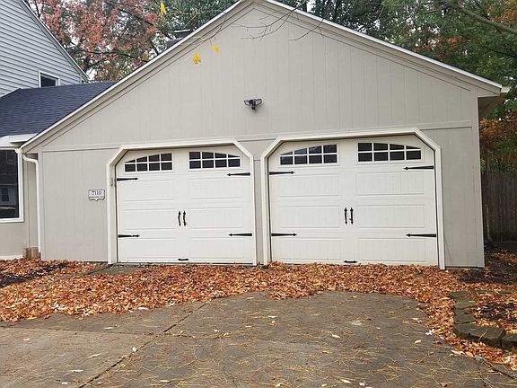 3rd image of 7110 Blackhawk Ln