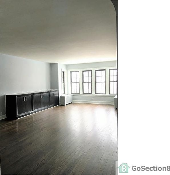 1st image of 7327 S Luella Ave
