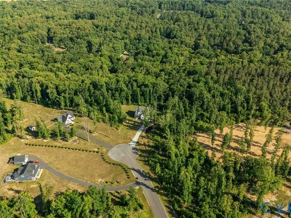 8321 Roden Dr, Mechanicsville, VA 23111
