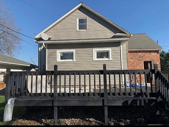 3rd image of 131 N Maplewood St