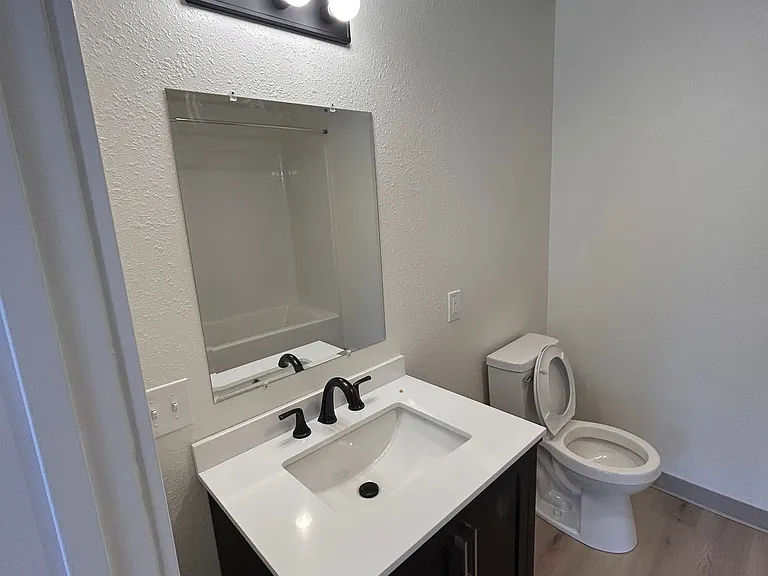 324 W King St — Photo 20