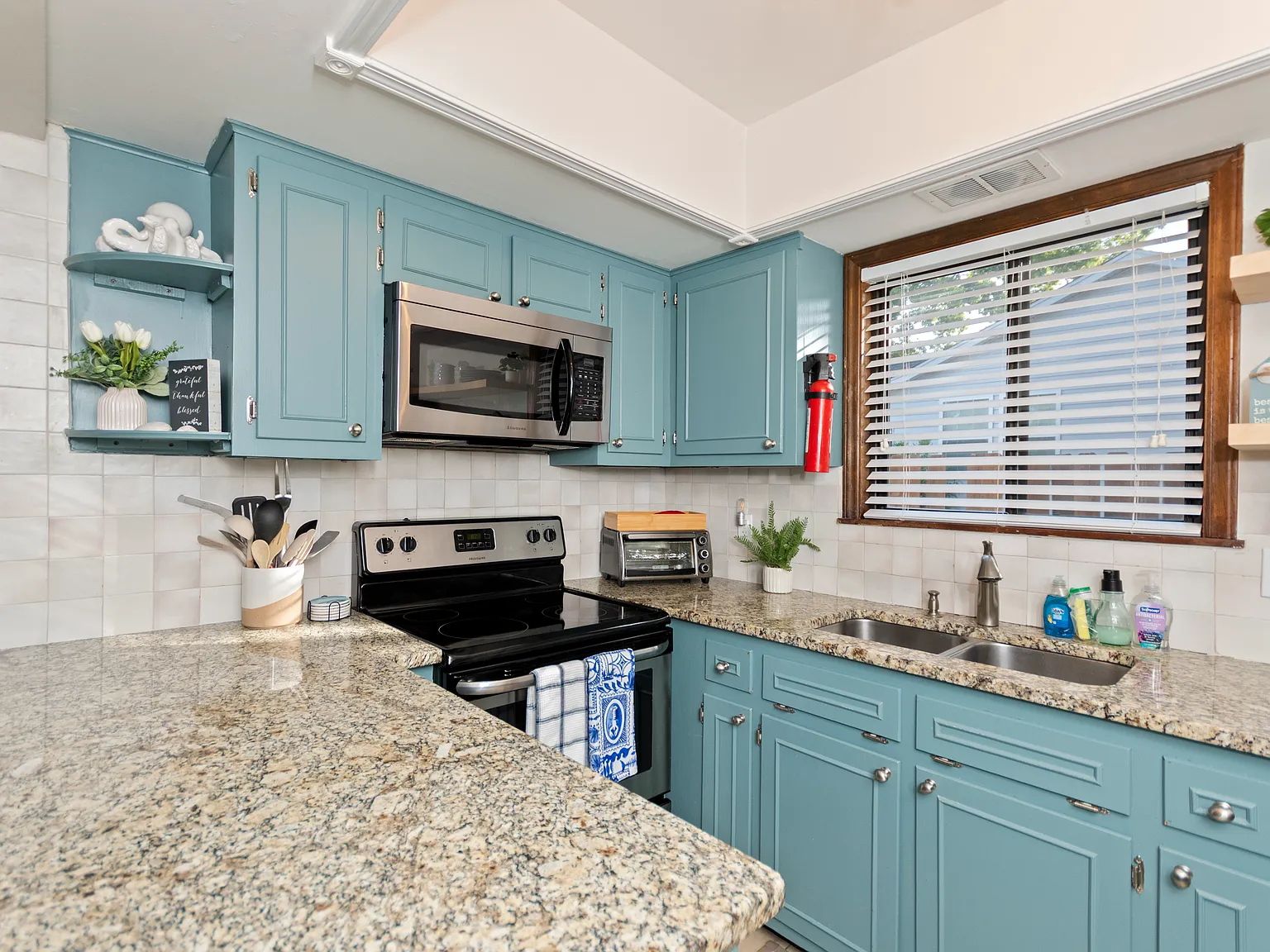 3 bed, 2614 sqft, $4,000 — Photo 3