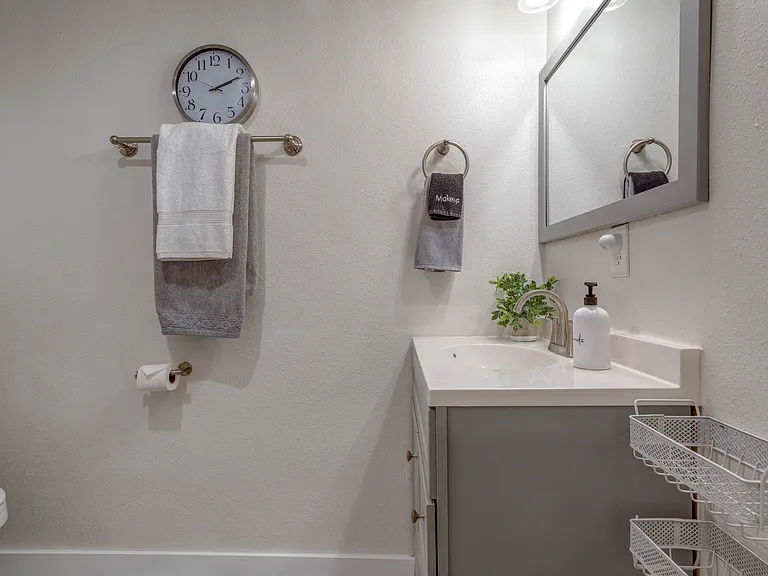 3300 E Bellevue St #1 — Photo 12
