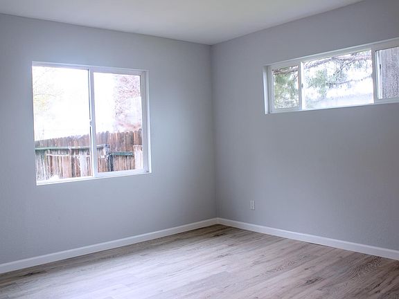 4th image of 6231 Inglewood Ave