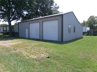 Lake Ln, Checotah, OK 74426