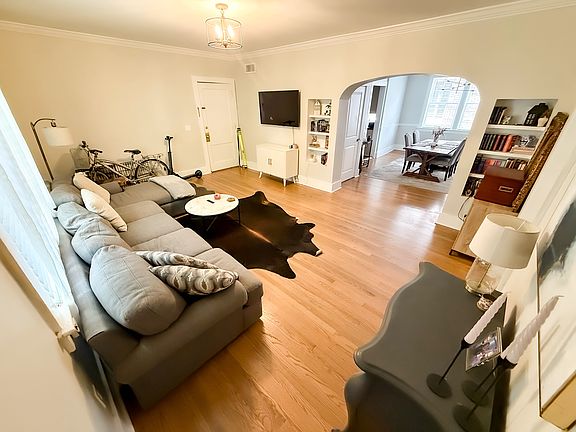 2nd image of 3931 Clairmont Ave S APT 1