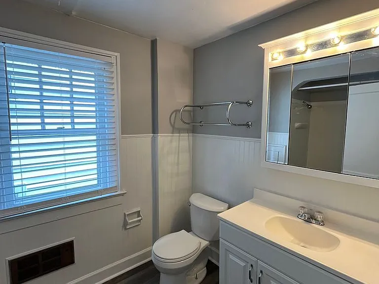 11 E Kelso Rd — Photo 21