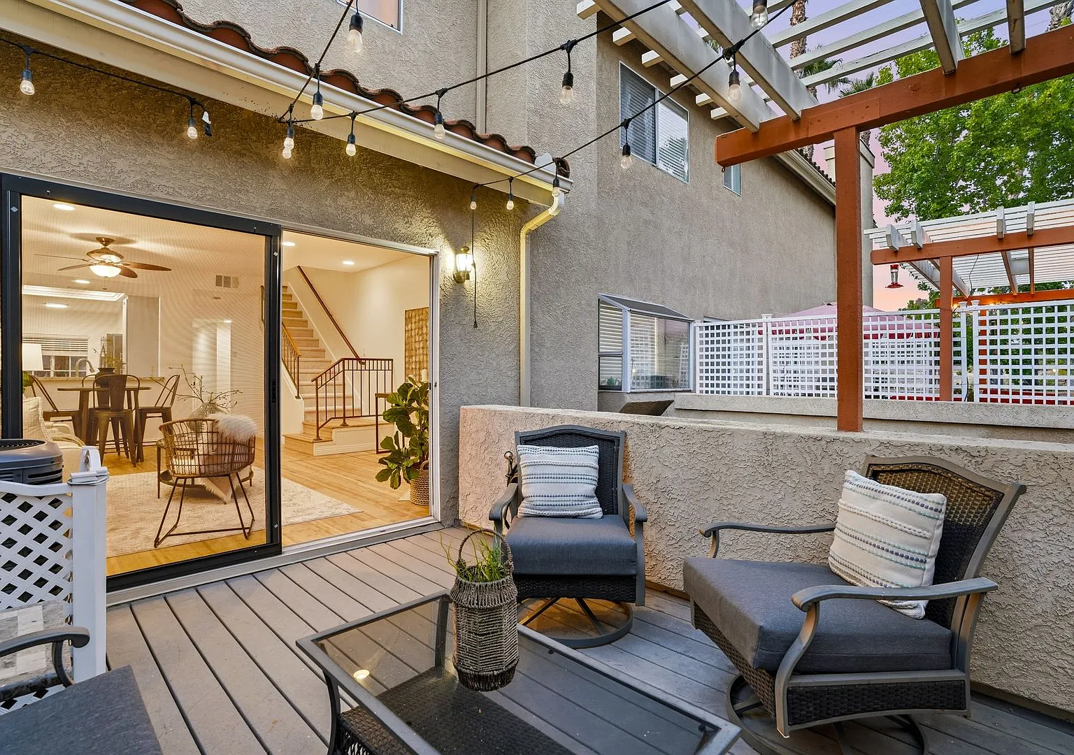 Beautiful 2 bd Townhome In Gated Community — Photo 4