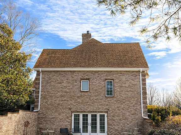 3rd image of 300 Lowe Rd