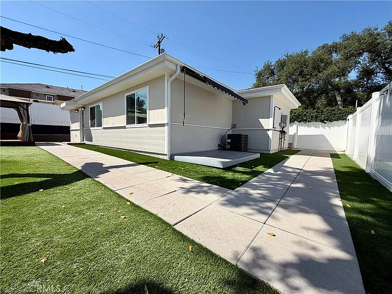 361 Norumbega Dr — Photo 1